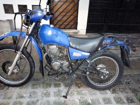 Moto Yamaha ag200