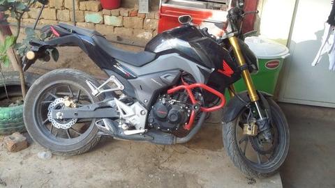 Vendo moto lineal CB190