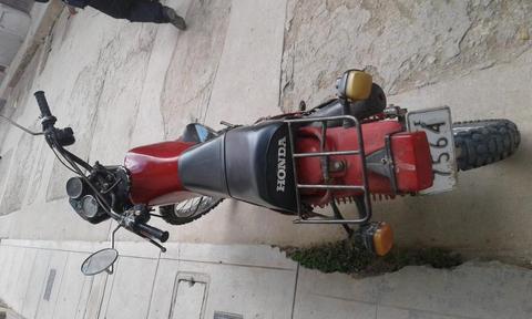 Vendo motocicleta Honda XL185 llamar al 965922265