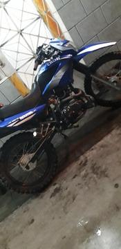 Se Vende Moto Cross 200