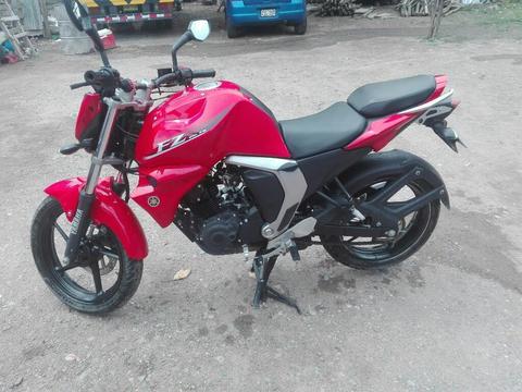 Vendo Moto Yamaha Fz Inyectado Modelo 2