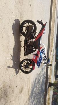 Moto Lineal Honda Cbr250