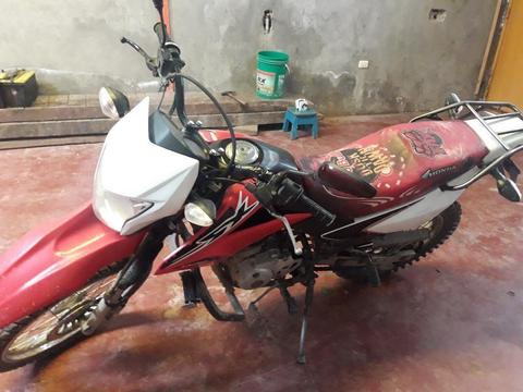 Vendo Una Moto Marca Honda Xr150 Operati