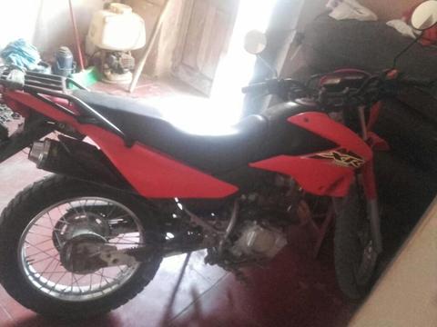 Vendo Moto Honda Xr 125 en Buen Estado