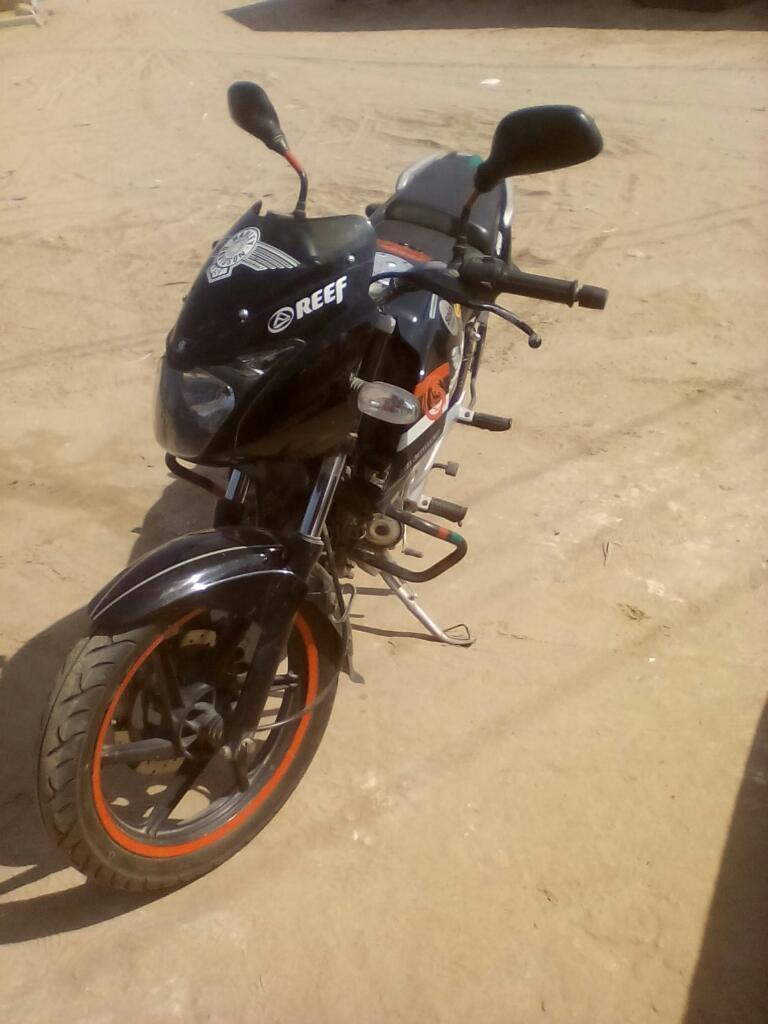 Vendo mi moto pulsar 200 tiene poco uso