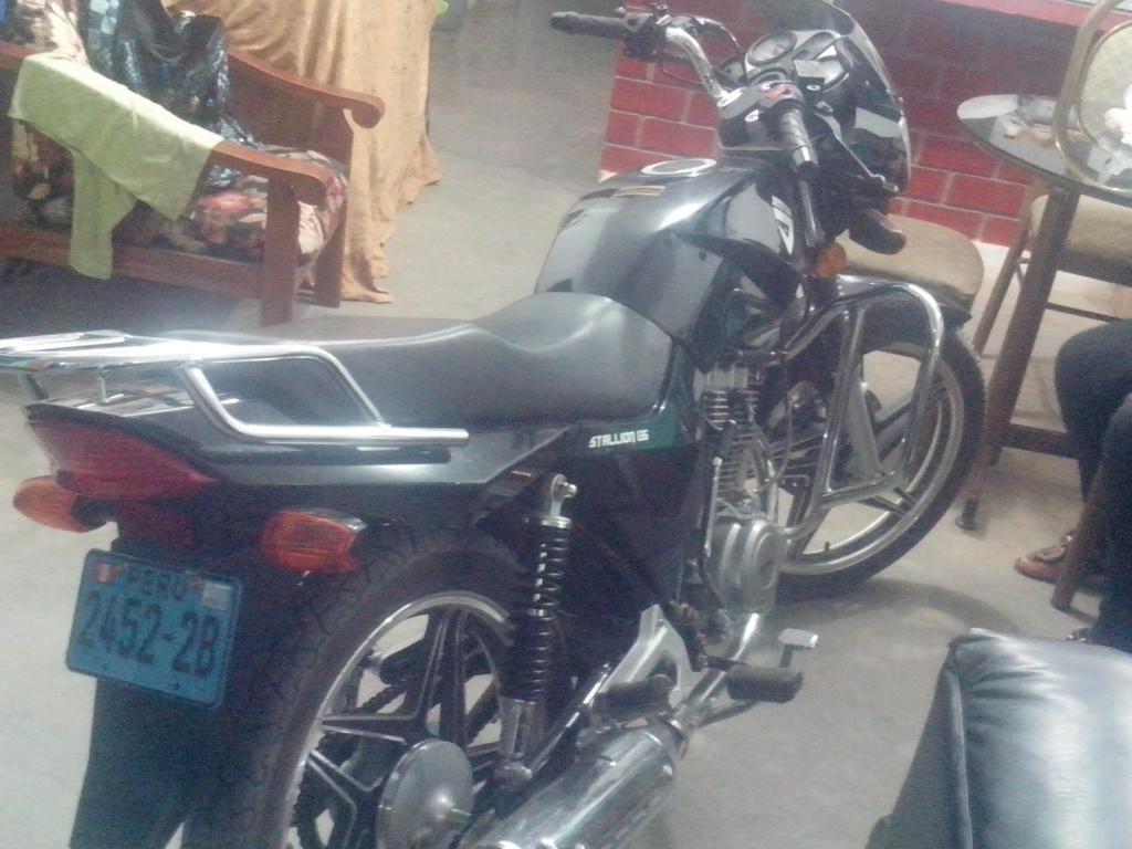 VENDO MOTO LINEAL135 SEMI NUEVA