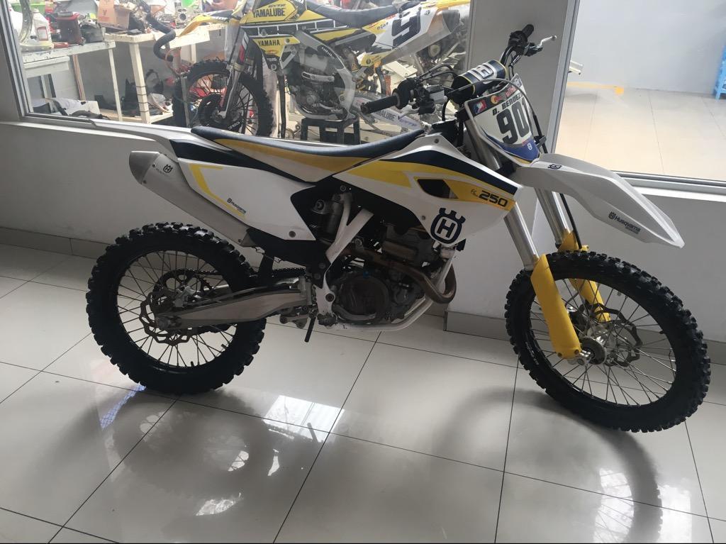 Motocross Husqvarna 250 2015
