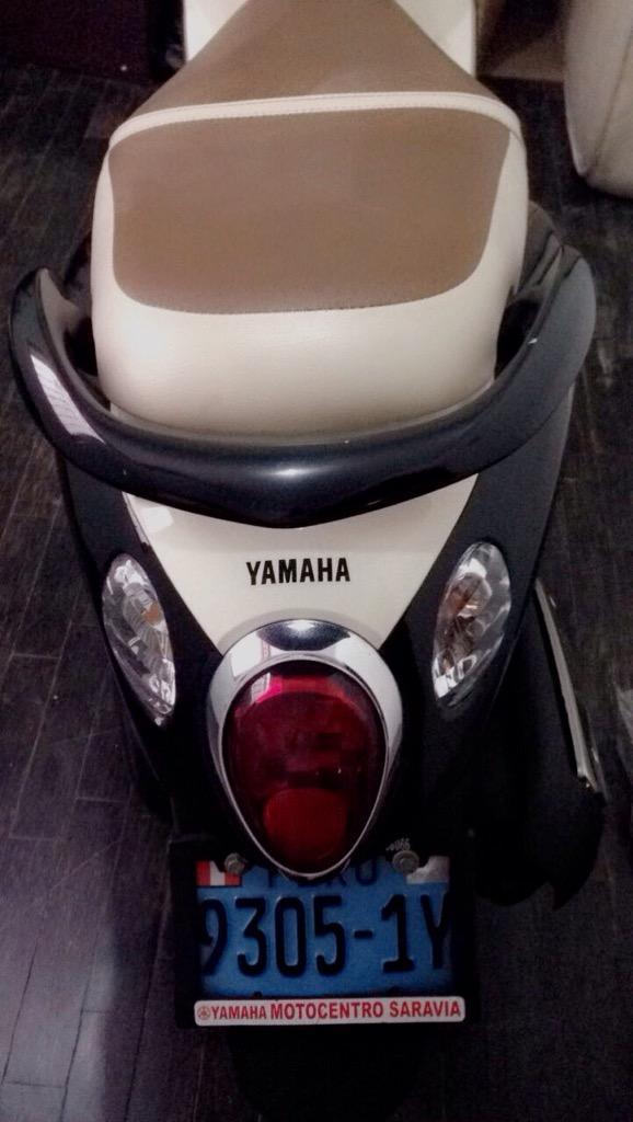 Moto Yamaha scooter fino