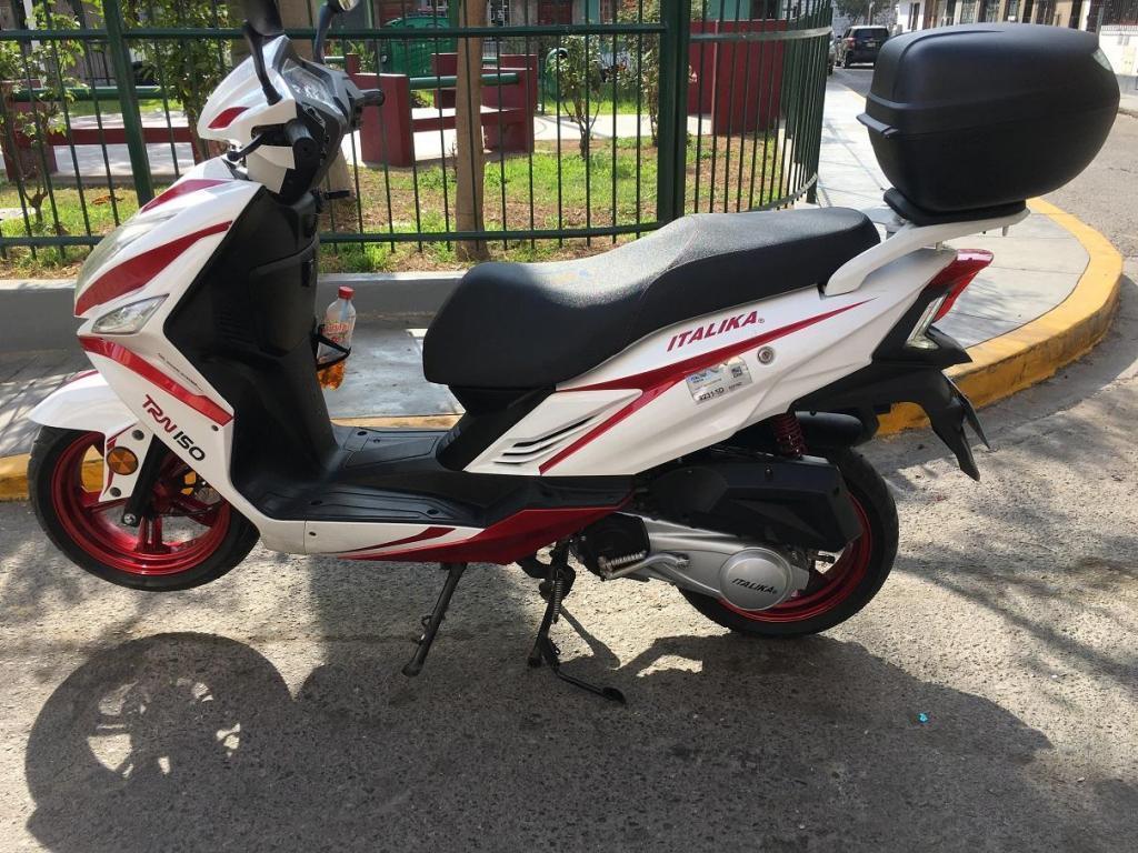 vendo moto scuters italika año 2015 modelo 2016