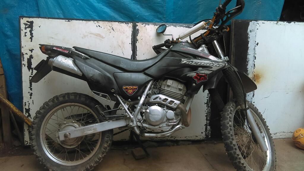 Vendo Moto Honda Tornado