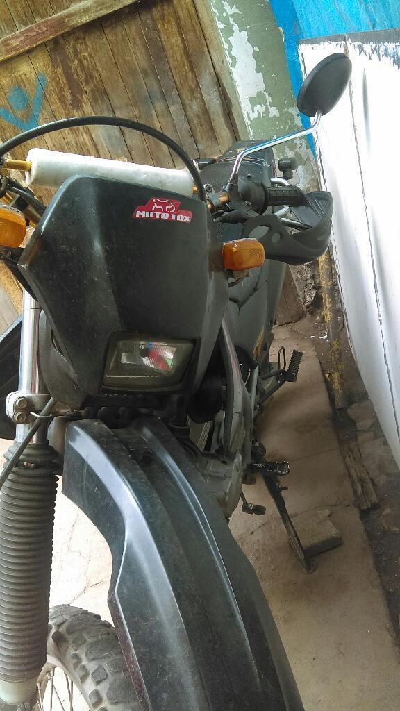 Vendo Moto Honda Tornado