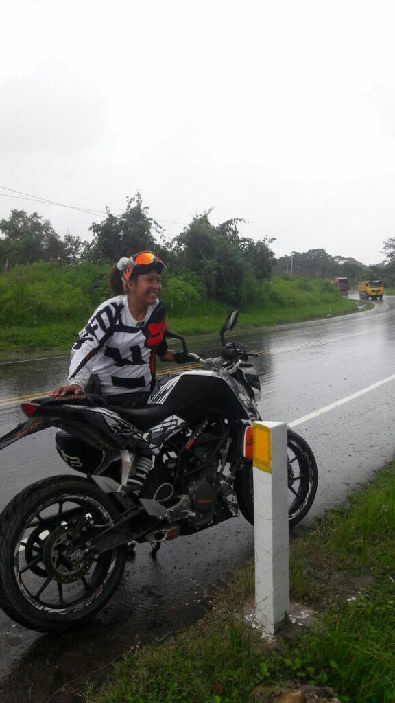 Vendo Moto Duke 200