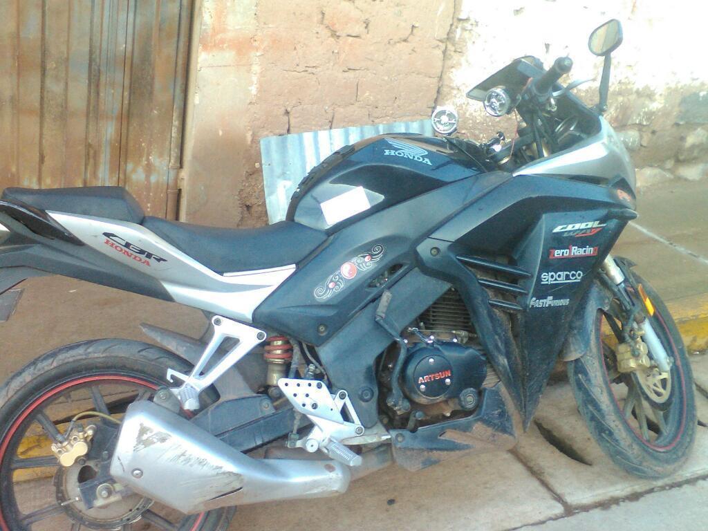 Vendo Moto Modelo Honda Cvr Motor 200