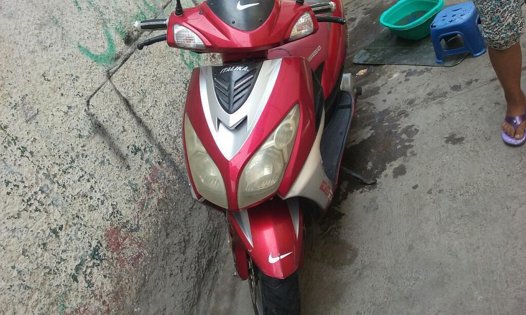 Vendo Mi Moto Escoter Italika 1.200