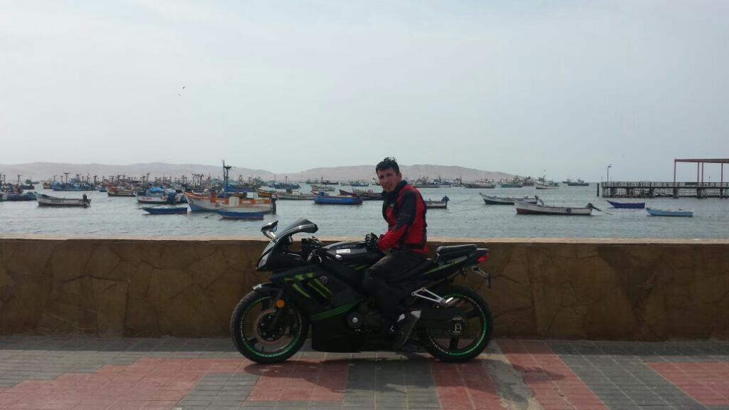 Moto 250cc con Cadena de Levas Y Radiador de Aceite