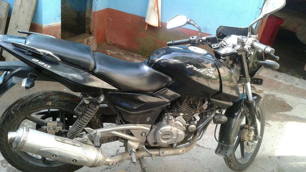 Vendo Moto Pulsar 220 Naket