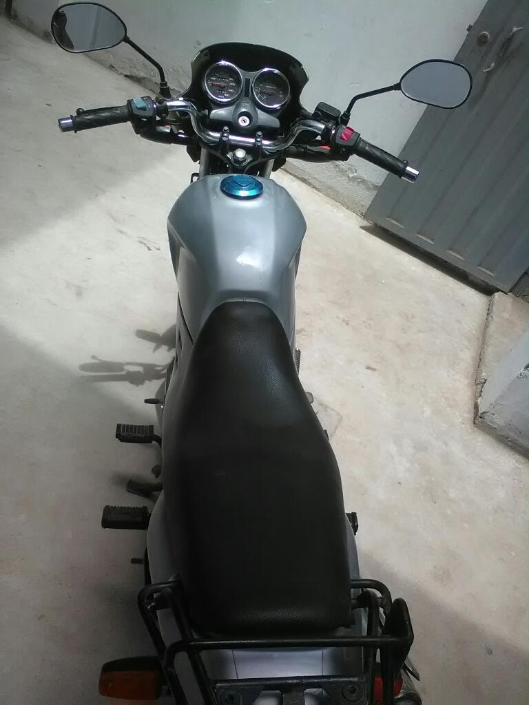 Moto Honda Storm 125