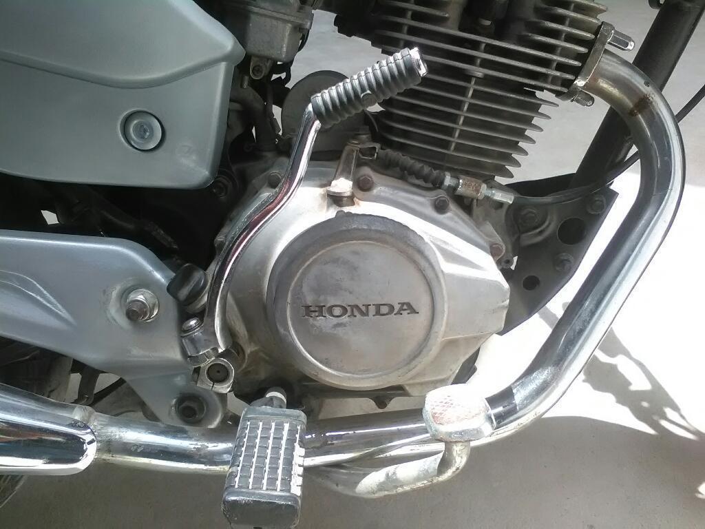 Moto Honda Storm 125