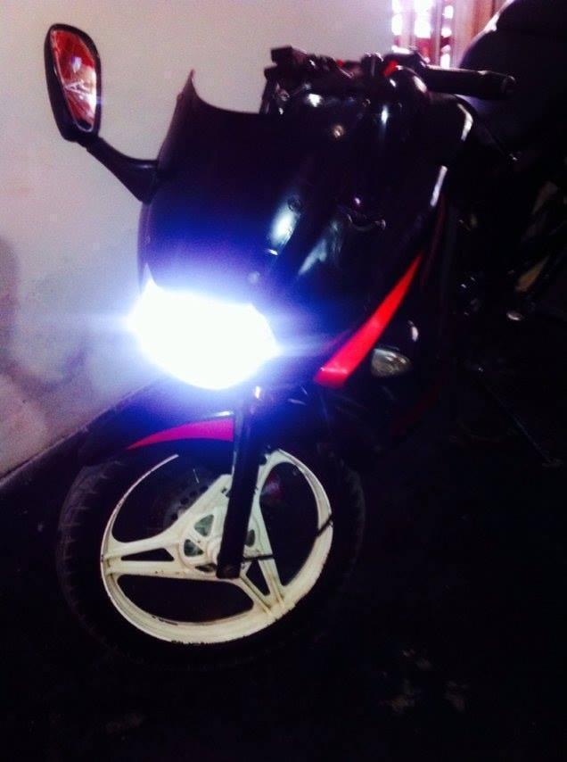 vendo o cambio moto rt 200 papeles en regla 1 casco ,luz let blanco