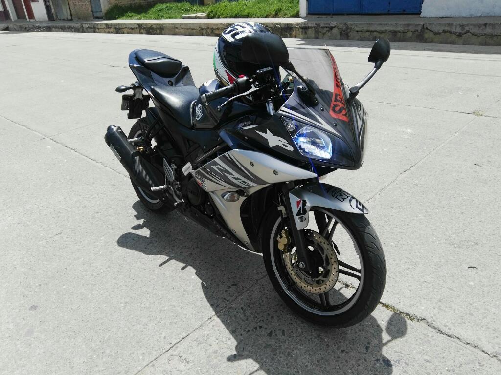 Vendo Yamaha R15