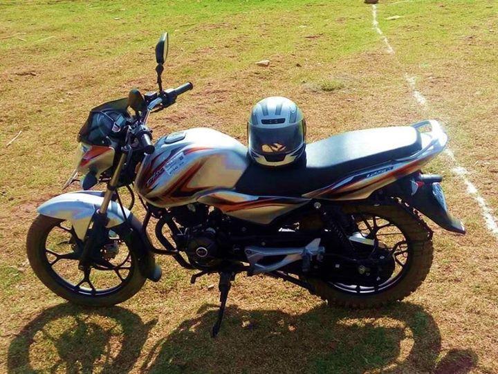 Vendo moto Bajaj Discover 125M