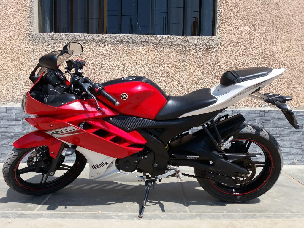 Vendo Yamaha R15