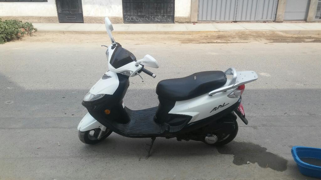 Pongo en Venta Moto Scooter Suzuki An