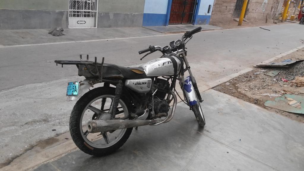 se vende moto italica