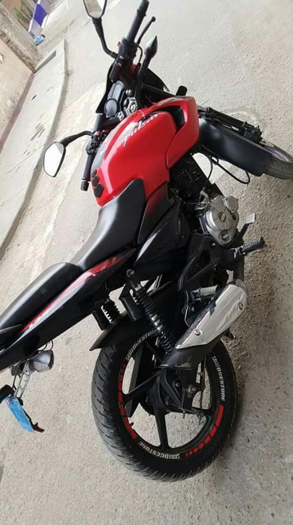 Moto Pulsar 135