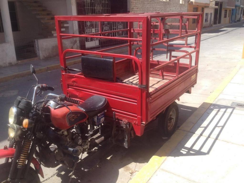 VENDO MOTO CARGERA