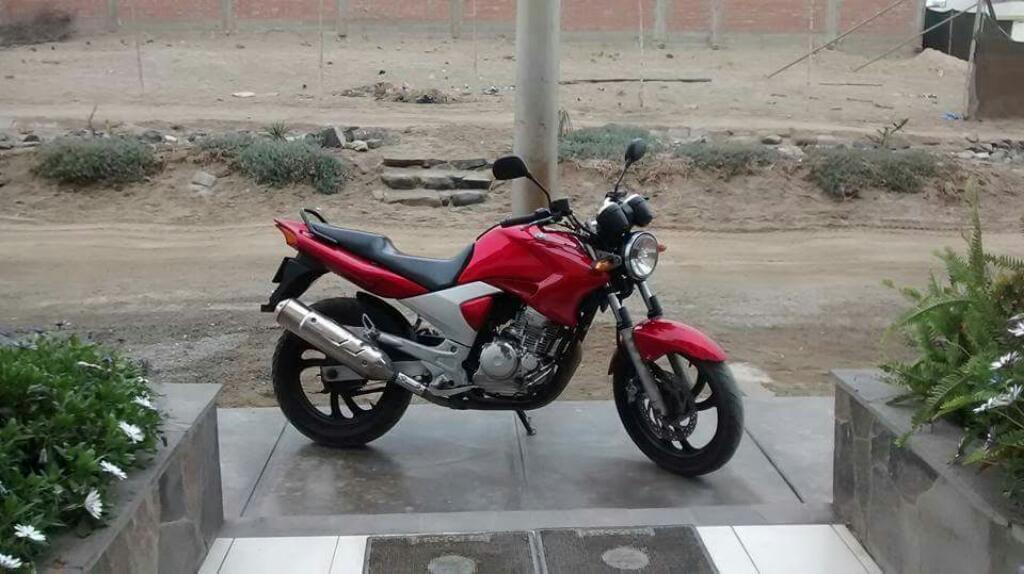 Moto Yamaha 250