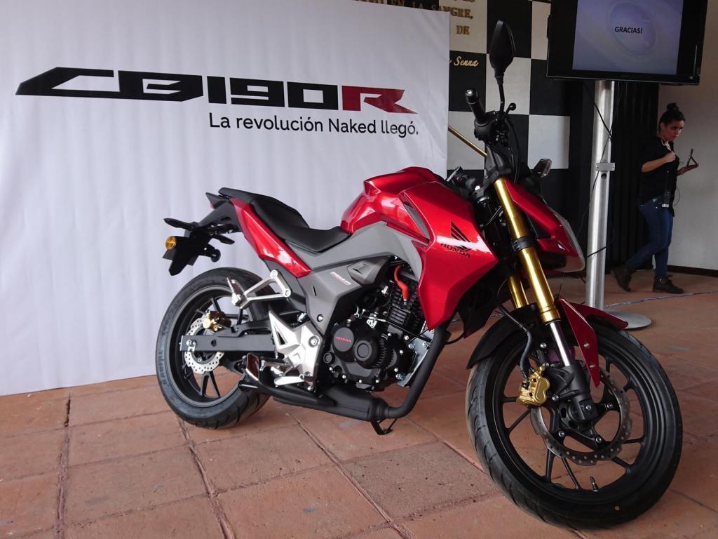 VENDO MOTO HONDA CB190R COLOR ROJO