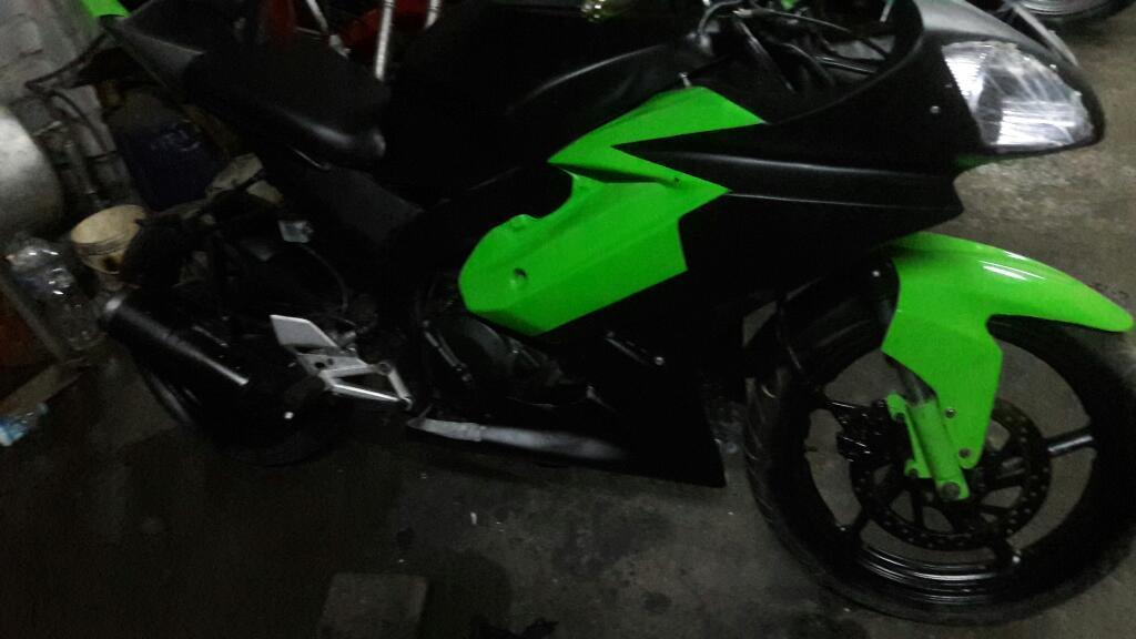 Moto Kawasaki Ninja