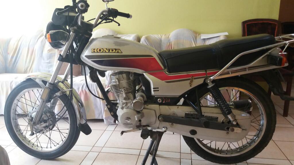 por Viaje Remato Moto Honda Cgl 125