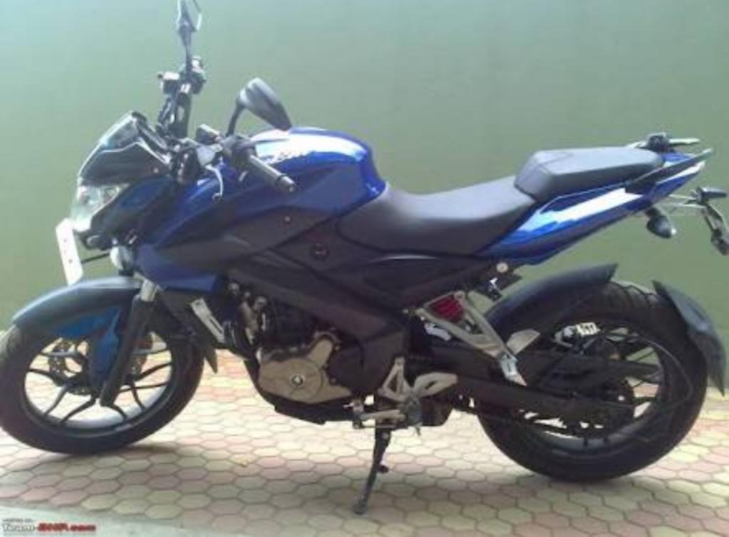 Vendo Moto Pulsar Ns 200 Azul con Negro