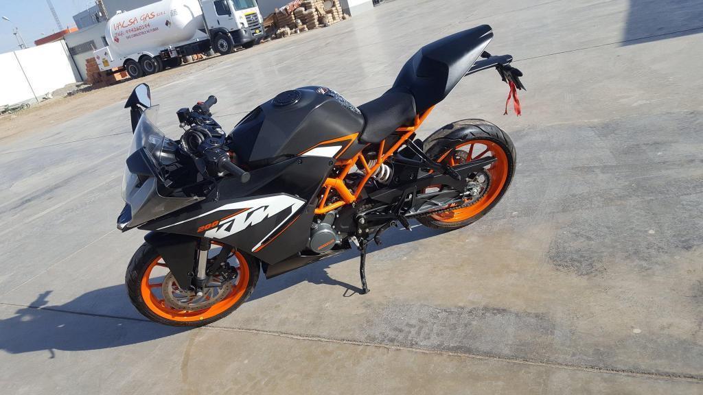 Ktm RC 200 Año 2015 6 mil Km Soat Vigente, Led Alta y Baja, Alarma Positron con corte, Lista para transferir