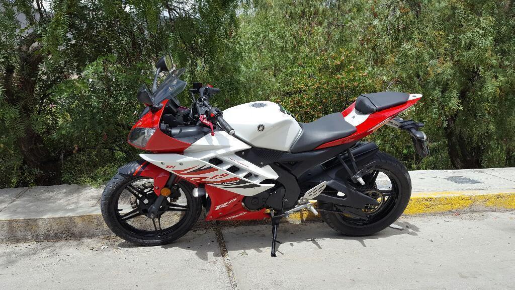 Vendo Yamaha R15