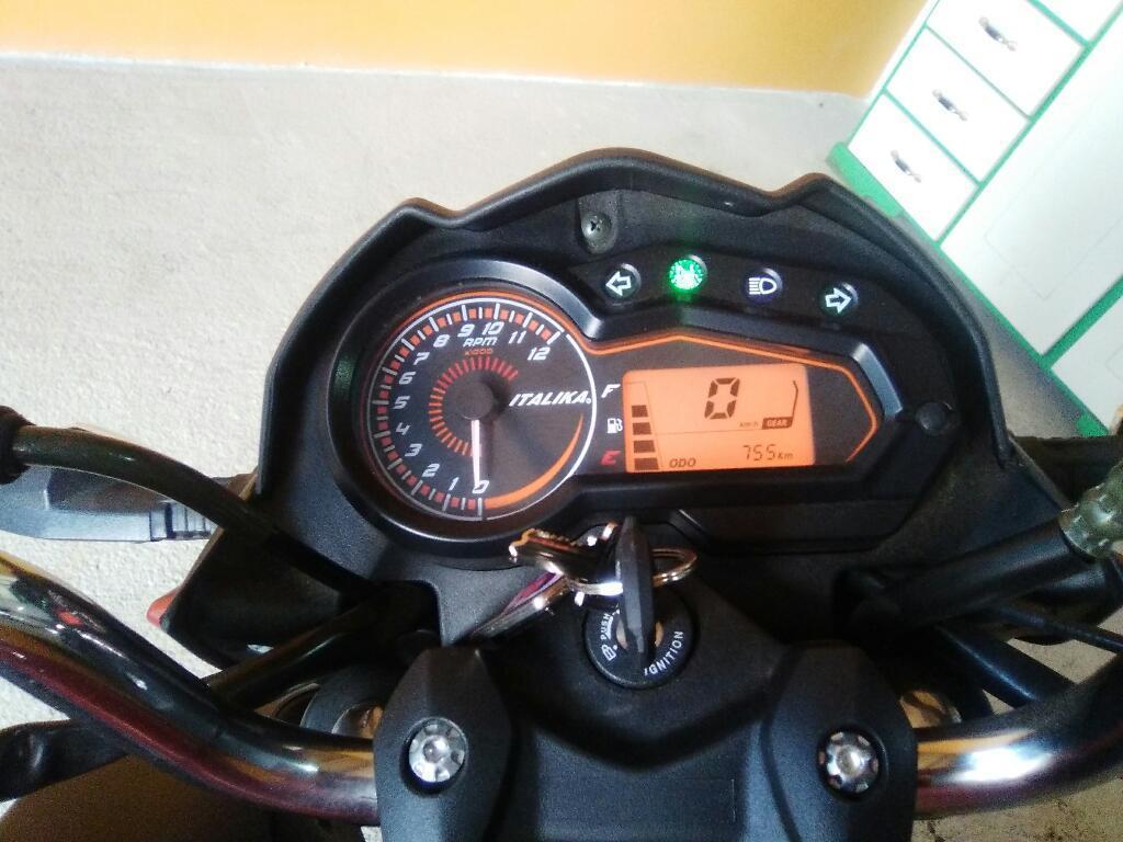 Vendo Moto Italika Semi Nueva