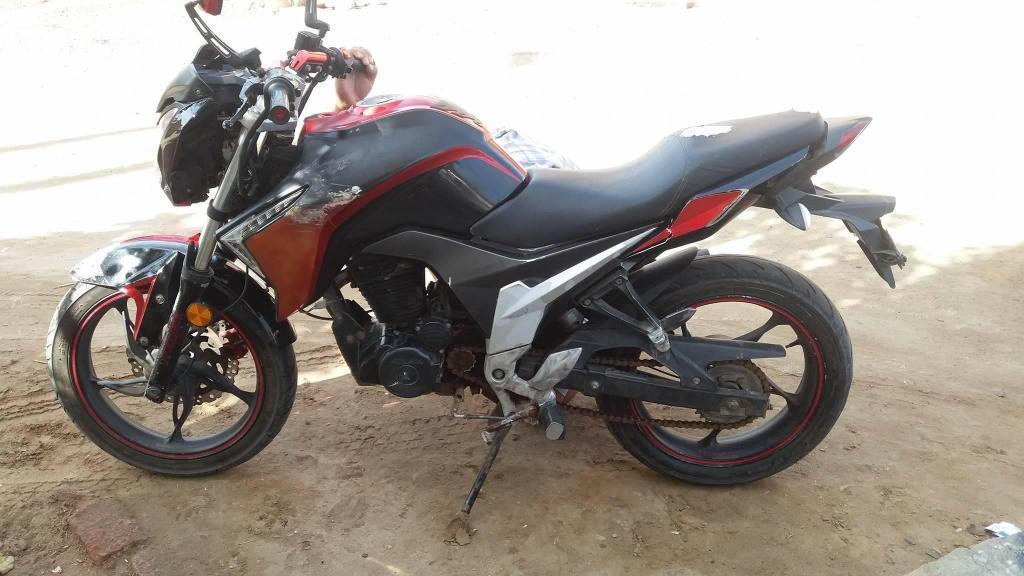 VENDO MOTO ITALIKA