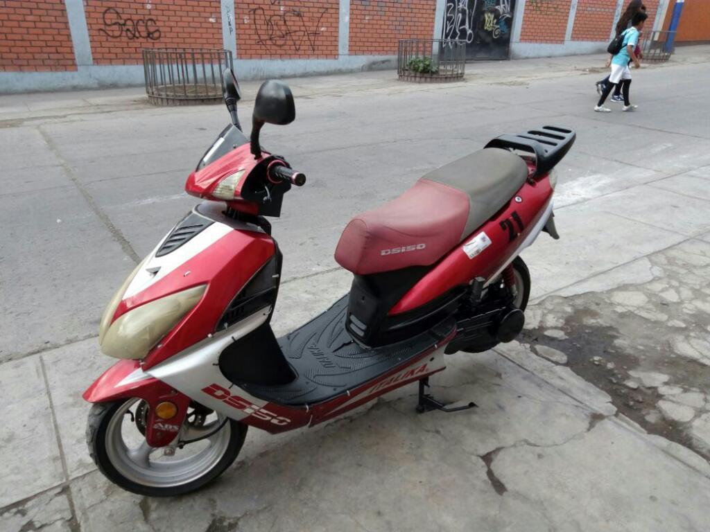 Moto Italika Scooter 150