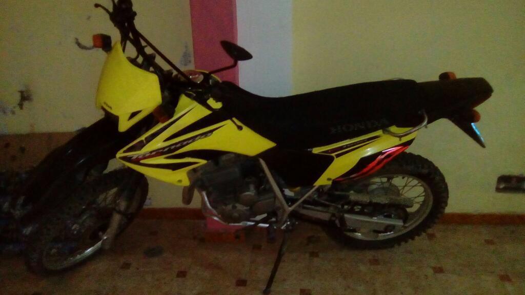 Vendo Moto Honda Tornado