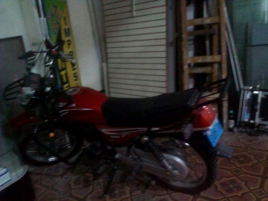 VENDO MOTO MAVILA