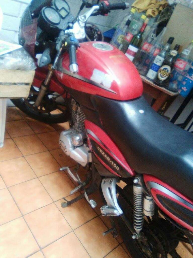 Vendo Moto Roja