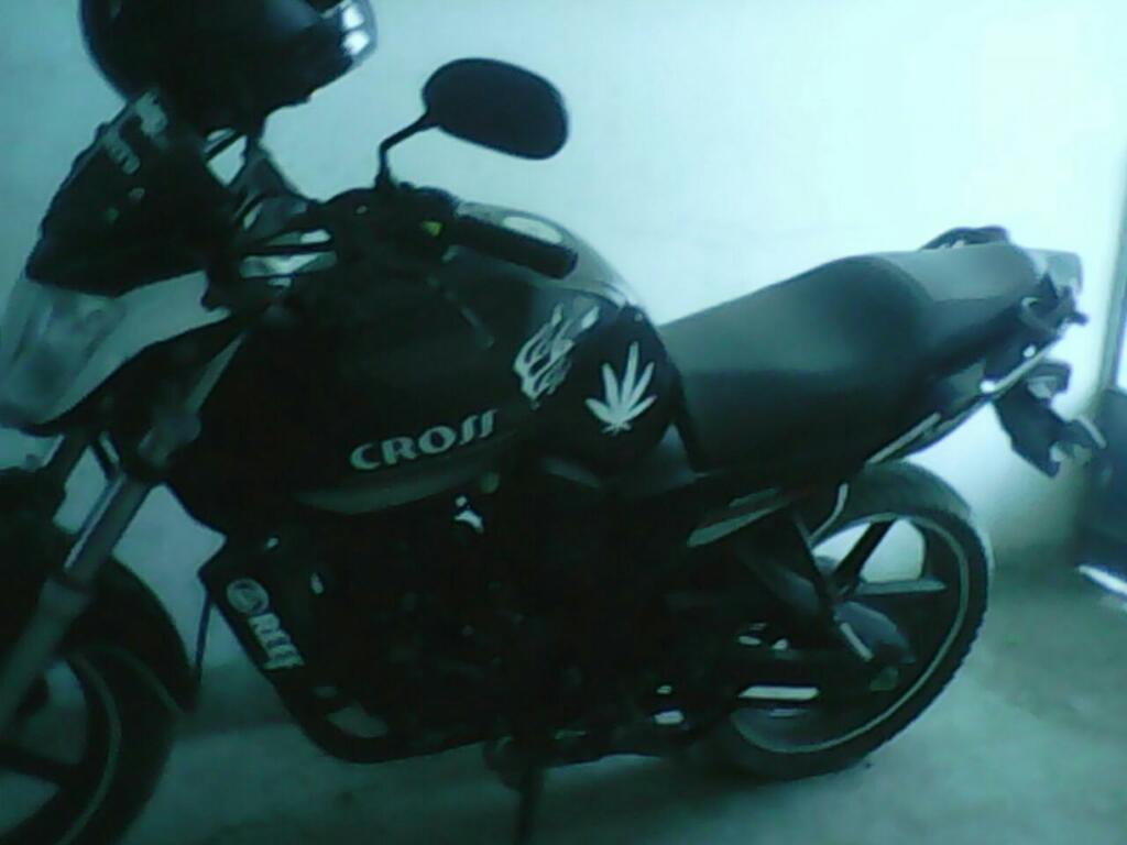 Se Vende Moto Marca Cross 200