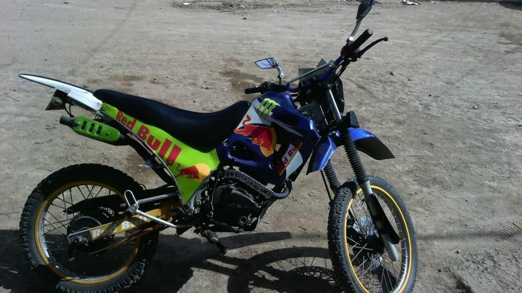 se vende moto lineal convertida a croos