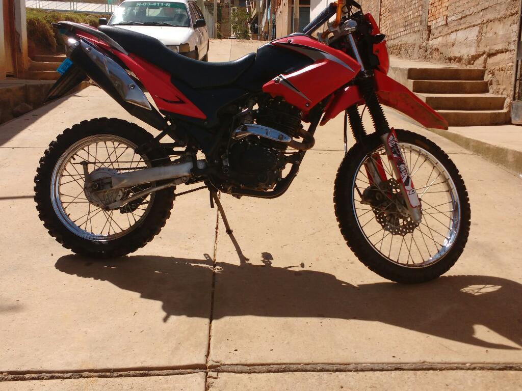 Vendo Moto Marca Croos Motor 200