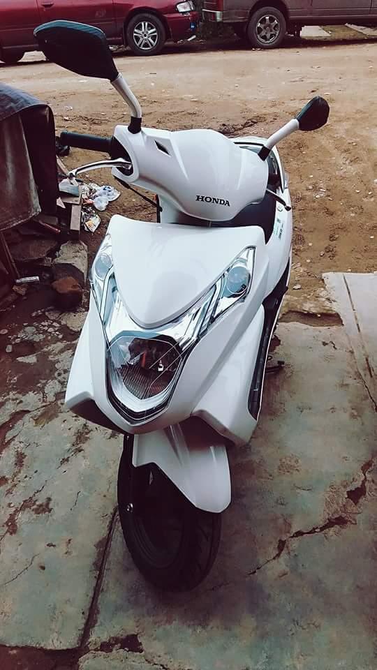 Moto honda elite