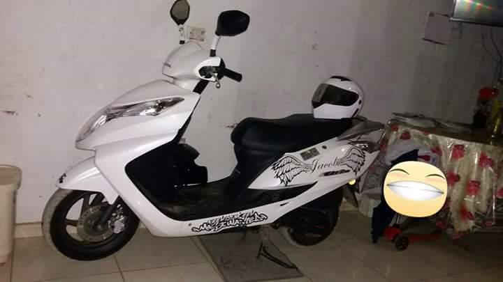 Moto honda elite