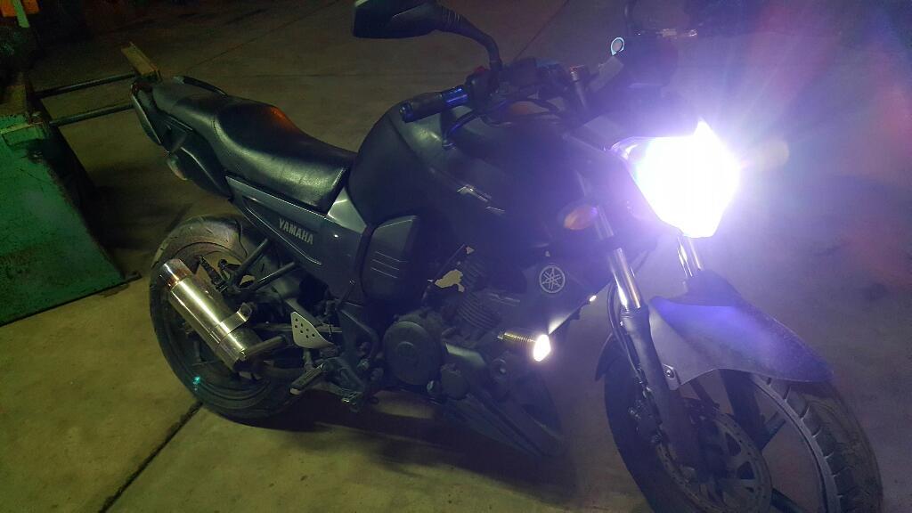 Moto Yamaha Fz16