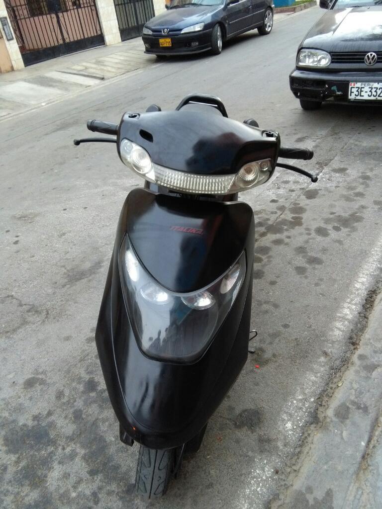 Vendo Moto Italika Muy Buenas Condicione